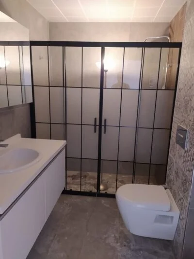 Duşakabin Temizliği ve Bakımı: Parlaklığı Koruyun