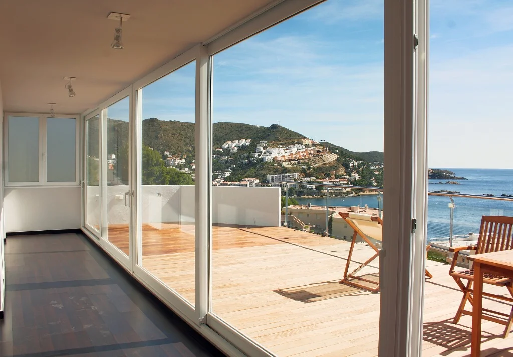 PVC Sürme Sistem Montajı - Deniz Manzaralı Teras